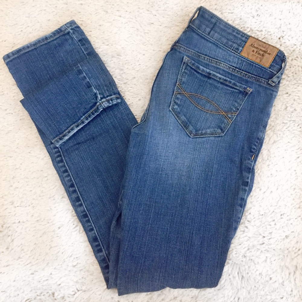 A&F Low Rise Jean